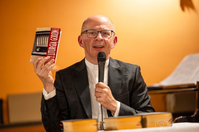 „Z Liturgią Godzin” – wieczór autorski ks. Wiesława Hudka